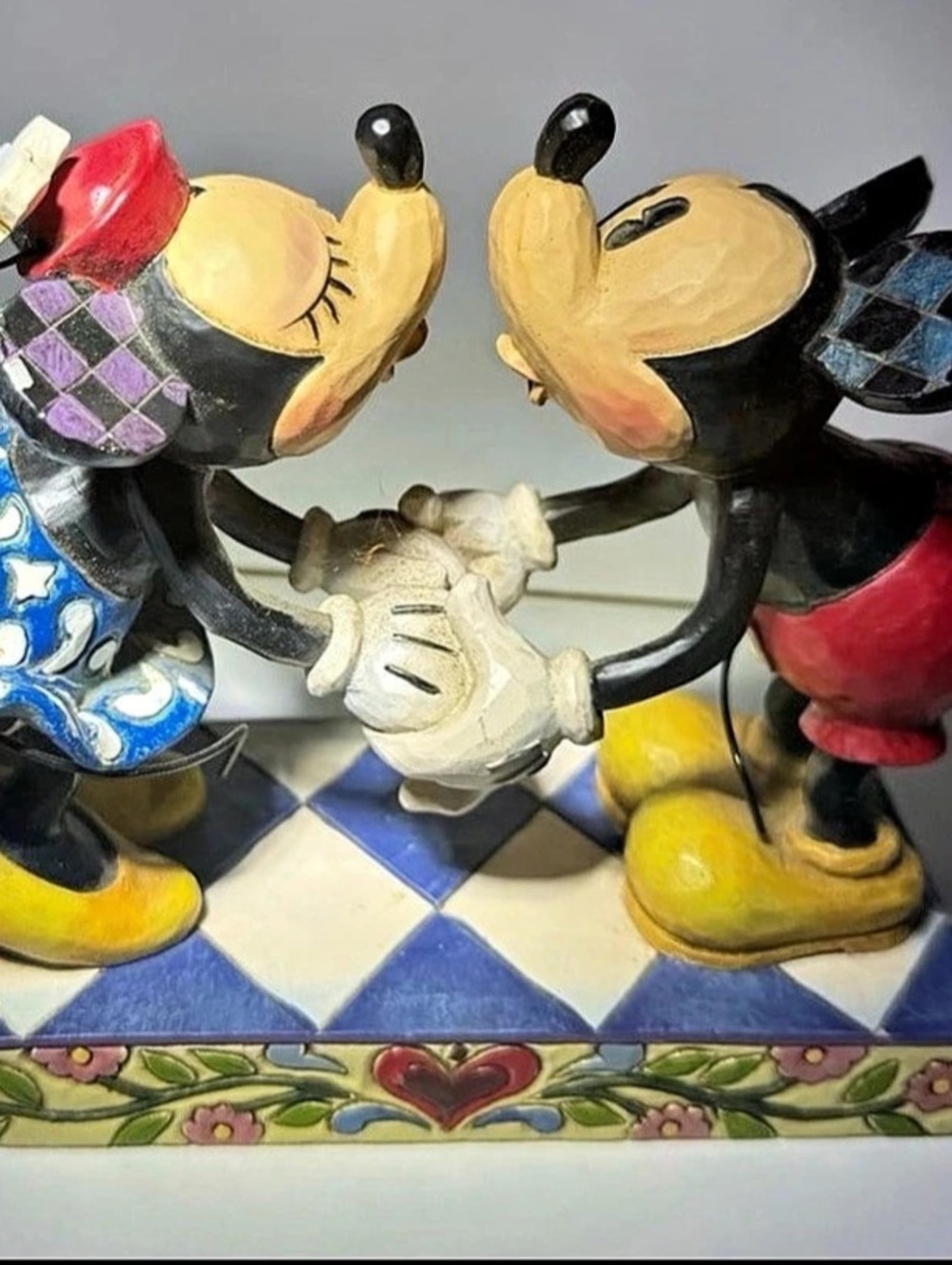 Disney Mickey and Minnie Mouse "Smooth For My Sweetie" Showcase